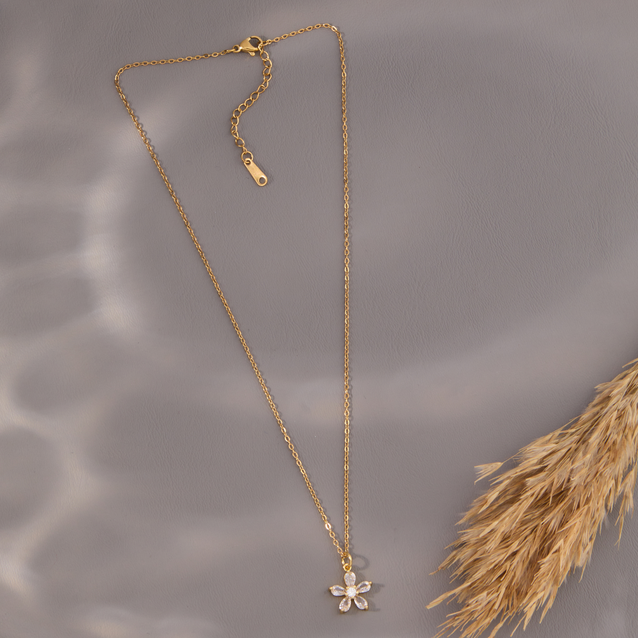 Gold Plated Classic Zircon Flower Cluster Neckless