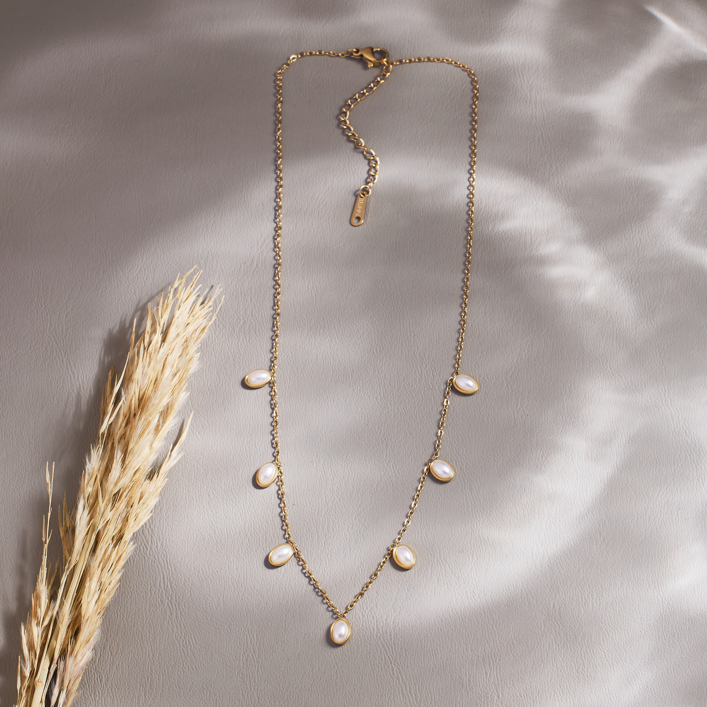 Mother Pearl Cham Necklace