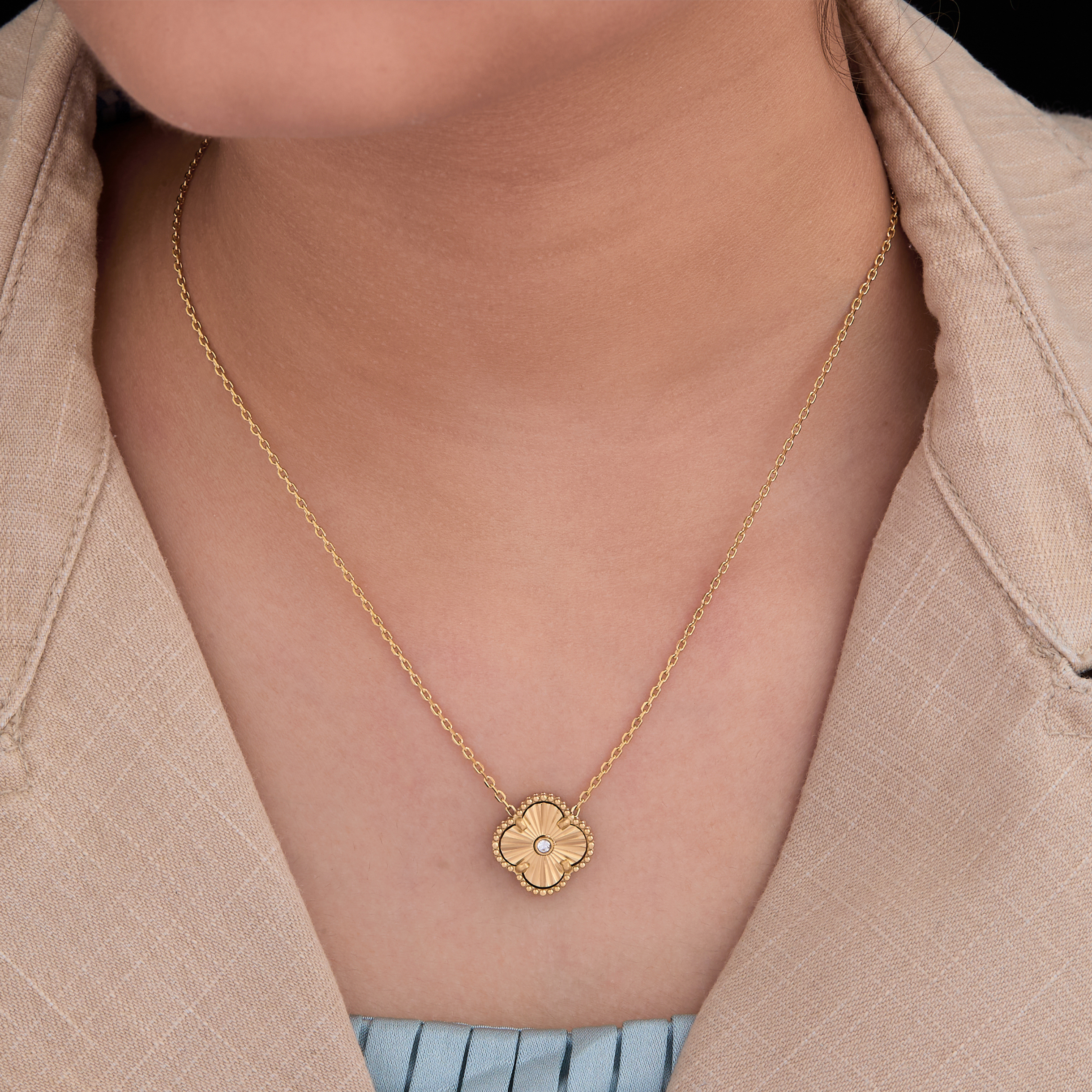 Diamond Dc Clover Pendant With Chain