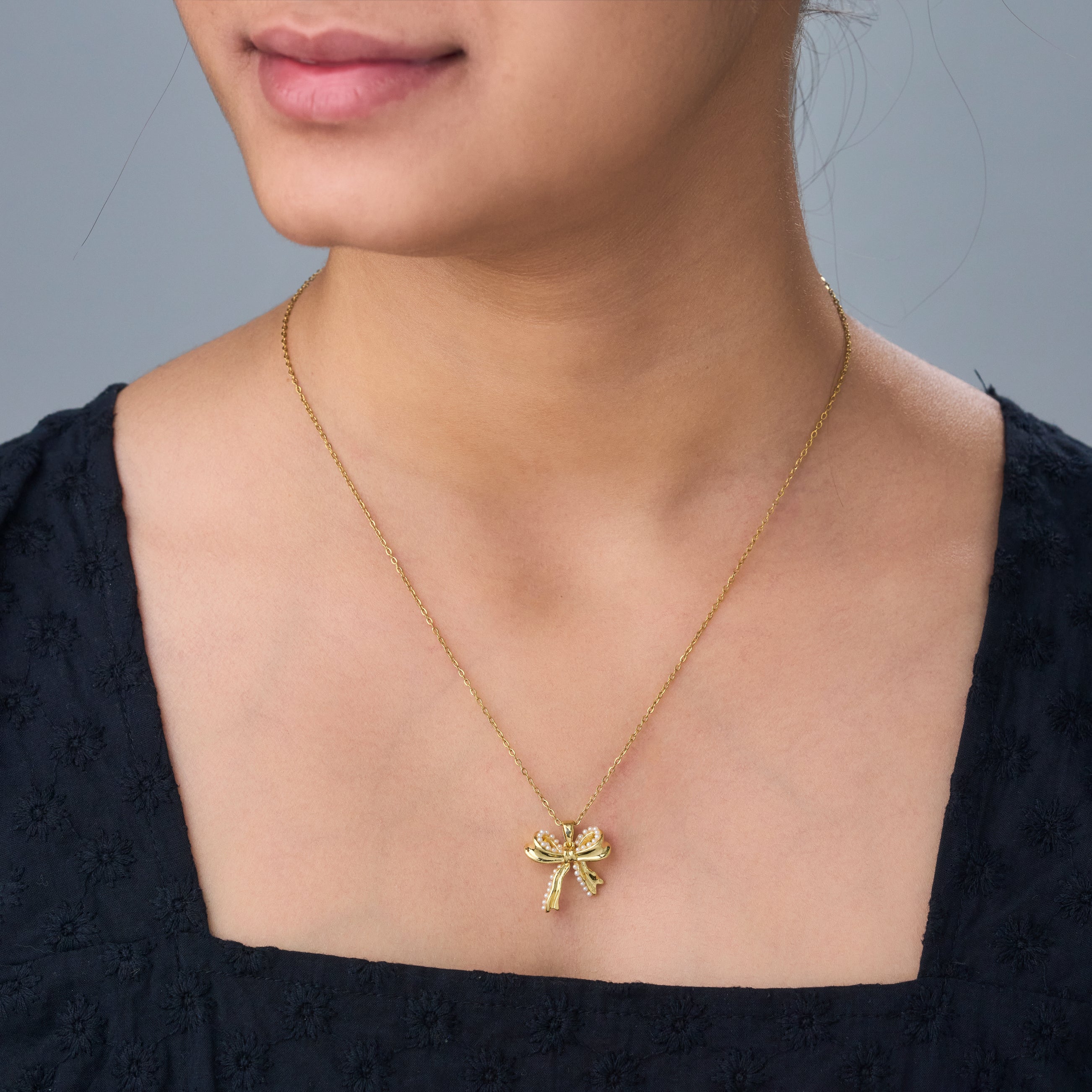 Pearl Bow Necklace